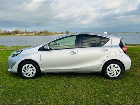 2019 Toyota Aqua - thumbnail 11