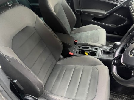 2017 Volkswagen Golf - thumbnail 9