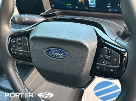 2026 Ford Courier FULL EV 43KWH 136ps *price ex vat* €31,419 thumbnail