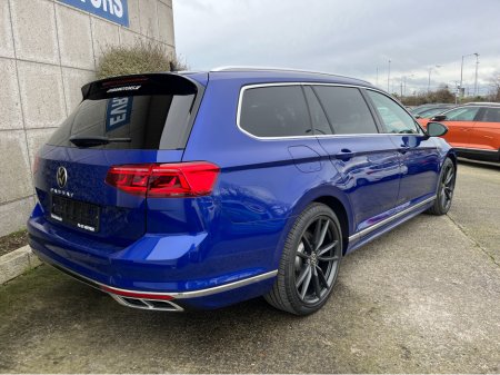 2021 Volkswagen Passat - view 4