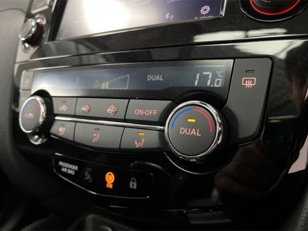 2019 Nissan Qashqai 1.3 SV PREMIUM DCT 4DR**PANORAMIC ROOF**MULTIFUNCTIONAL STEERING WHEEL**SEMI DIGITAL DASH**REVERSE CAMERA**PARKING SENSORS**BLACK CLOTH INTERIOR**FINANCE AVAILABLE** €18,495 thumbnail