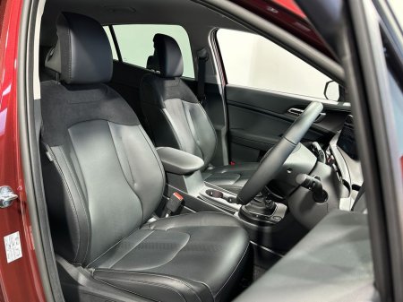 2026 Kia Sportage K3 1.6 Crdi Magma Red €46,900 thumbnail