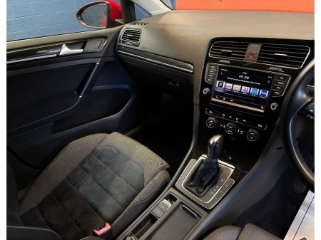 2015 Volkswagen Golf 1.4 TSI 5DR 150HP Highline €15,900 thumbnail