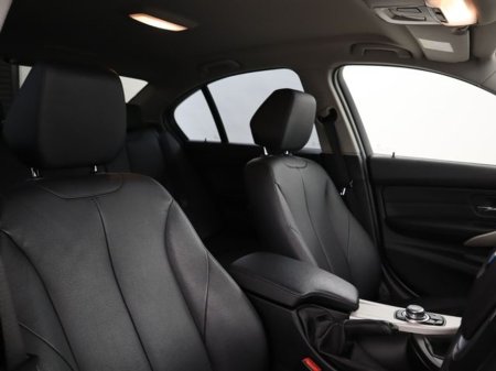 2016 BMW 3 Series - thumbnail 10