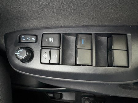 2020 Toyota Yaris  €15,750 thumbnail