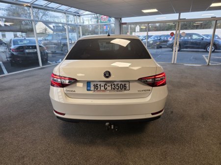 2016 Skoda Superb - thumbnail 8
