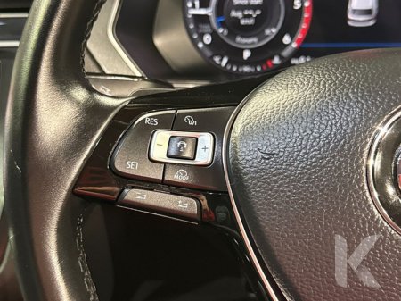 2018 Volkswagen Tiguan 2.0 TDI HIGH LINE 4WD - FULL BLACK LEATHER HEATED SEATS FRONT AND BACK - DIAMOND CUT FACTORY ALLOY WHEELS - CRUISE CONTROL - REVERSE CAMERA €29,950 thumbnail