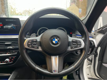 2017 BMW 5 Series - thumbnail 8