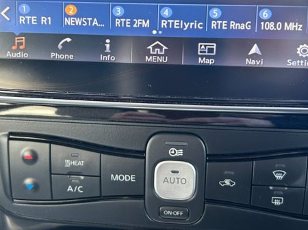 2018 Nissan Leaf - thumbnail 27