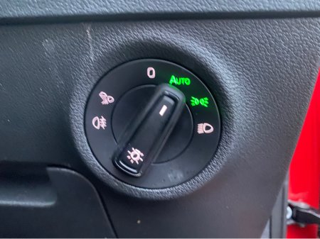 2023 Skoda Karoq SPORT 2.0 TDI 115HP DSG 5 5DR AUTO €33,995 thumbnail