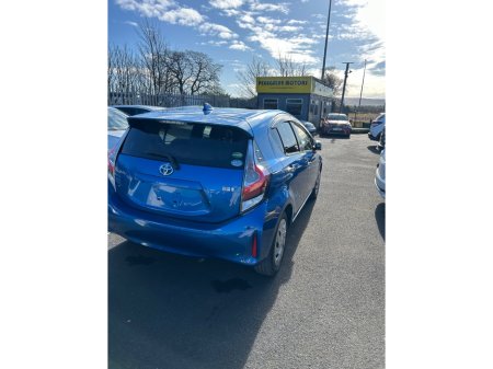 2018 Toyota Aqua - view 3