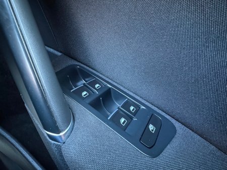 2014 Volkswagen Golf - thumbnail 20