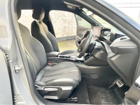 2024 Peugeot 2008 E2008 GT-LINE 50KWH 136BHP AUTO 5DR HATCHBACK €24,950 thumbnail