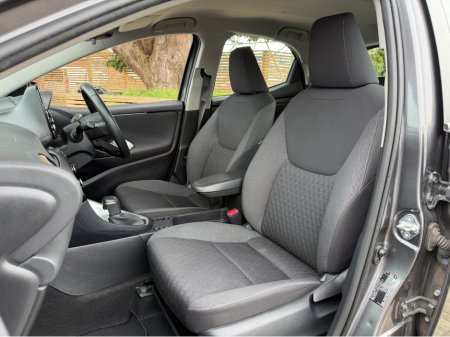 2023 Toyota Yaris - thumbnail 28