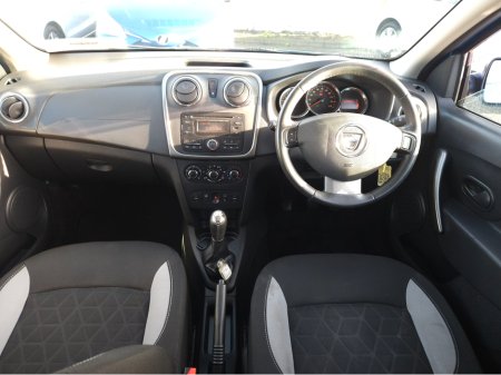 2015 Dacia Sandero STEPWAY SIGNATURE 1.5 DCI 90 4 thumbnail