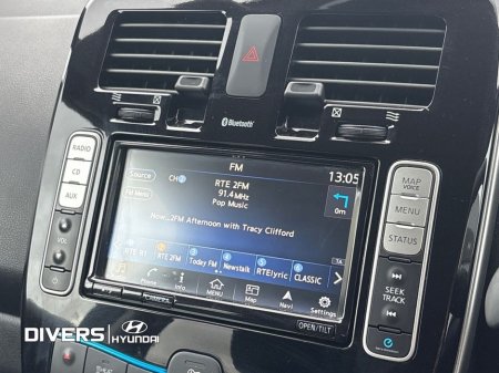 2017 Nissan Leaf - thumbnail 13