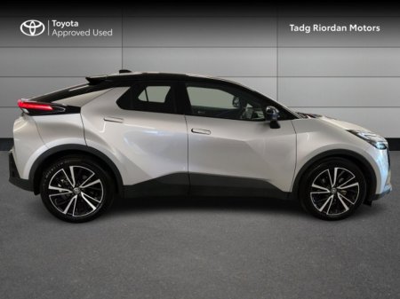 2024 Toyota C-HR HYBRID SOL €40,950