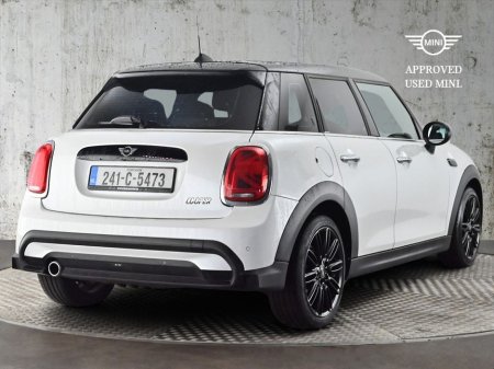 2024 MINI Hatch 5-Door Cooper Exclusive €35,900 thumbnail