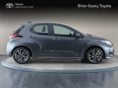 2023 Toyota Yaris HYBRID LUNA SPORT €24,950 thumbnail