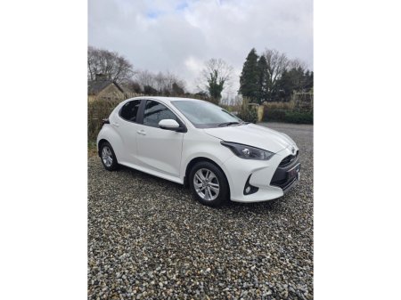 2022 Toyota Yaris - thumbnail 3