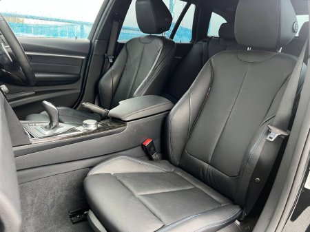2018 BMW 3 Series 320d M-SPORT TOURING // ONLY 14, 900 KMS // 19" SHADOWLINE ALLOYS // LEATHER M-SPORT INTERIOR €26,900 thumbnail