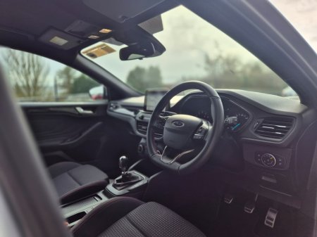 2021 Ford Focus - thumbnail 10