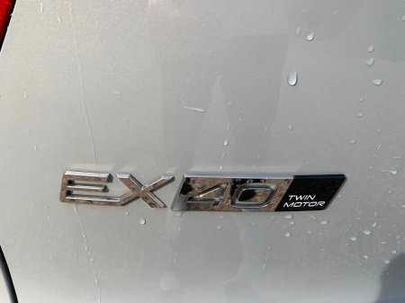 2025 Volvo EX40 - thumbnail 11