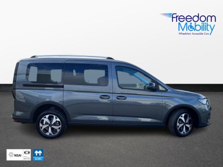 2026 Ford Tourneo Connect new model wheelchair accessible. €67,995