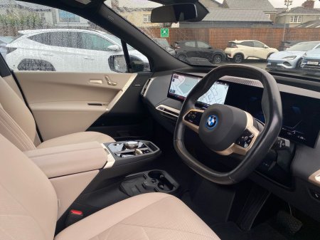 2022 BMW iX - thumbnail 9