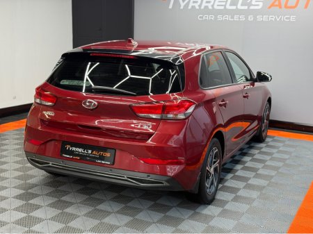 2021 Hyundai i30 I 30 DELUXE 5DR €18,950 thumbnail