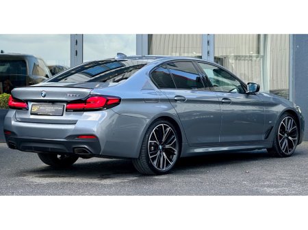 2023 BMW 5 Series - thumbnail 3