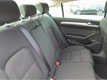 2016 Volkswagen Passat - thumbnail 14