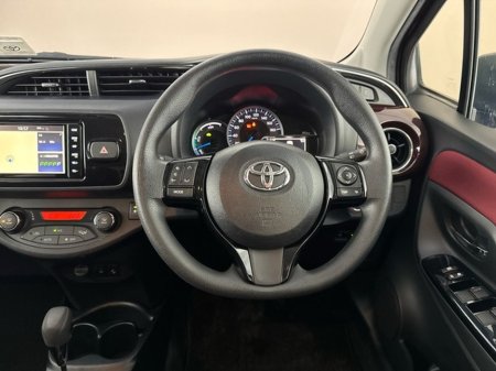 2019 Toyota Yaris - thumbnail 9