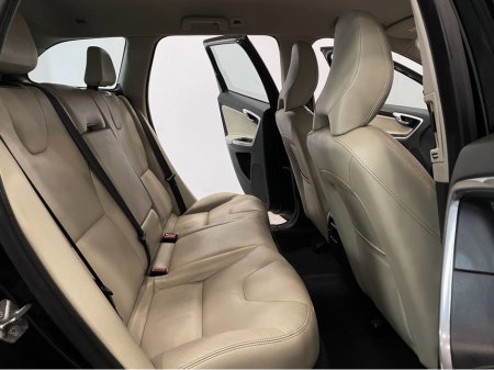 2016 Volvo XC60 D4 FWD SE 5DR €14,950 thumbnail