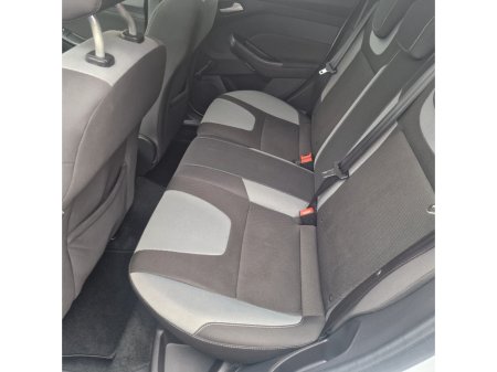 2013 Ford Focus - thumbnail 10