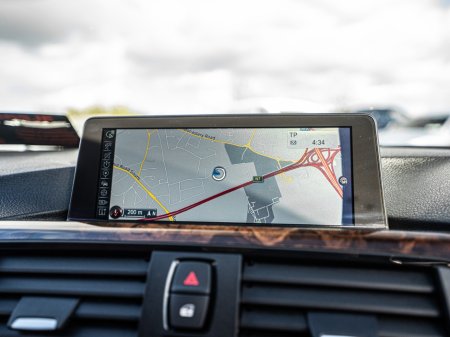 2014 BMW 3 Series - thumbnail 26