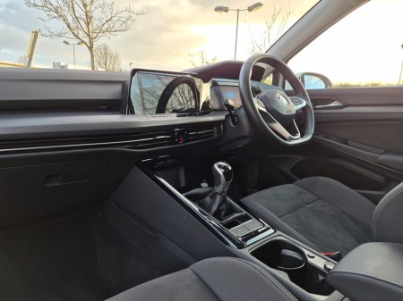 2022 Volkswagen Golf 1.5 TSI 130HP Style €24,999 thumbnail