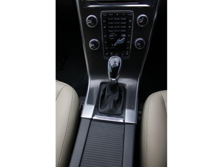 2015 Volvo XC60 - thumbnail 13