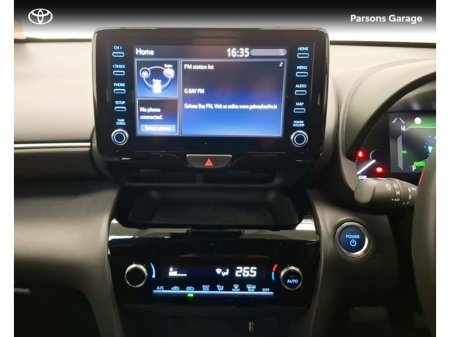 2024 Toyota Yaris Cross YARIS CROSS LUNA SPORT €30,995 thumbnail