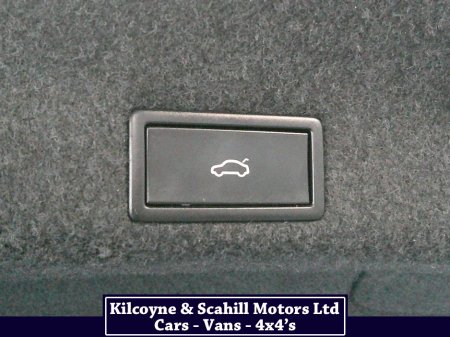 2018 Volkswagen Passat HIGHLINE 1.6 TDI MANUAL 6SPEED FWD 120HP 4DR €17,950 thumbnail