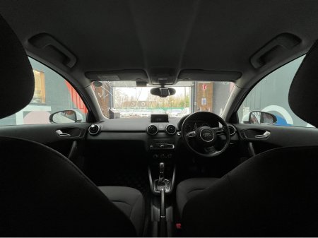 2016 Audi A1 2016 AUDI A1 TFSI 1.0 AUTOMATIC / CRUISE CONTROL / PARKING AID thumbnail