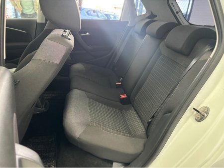 2016 Volkswagen Polo - thumbnail 12