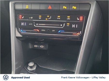 2023 Volkswagen T-Roc STYLE 1.0 TSI 110HP *ONE OWNER* *PETROL BLUE* *JOHANNESBURG ALLOYS* *REAR VIEW CAMERA* *ART VELOUR SEATS* *PCP AVAILABLE* €28,895 thumbnail