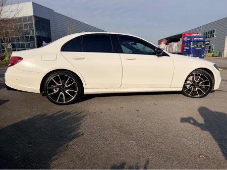 2016 Mercedes-Benz E Class - thumbnail 3