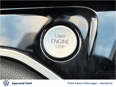 2025 Volkswagen Golf *R-LINE* 1.5TSI 150HP Manual @Frank Keane Volkswagen South Dublin €36,495 thumbnail