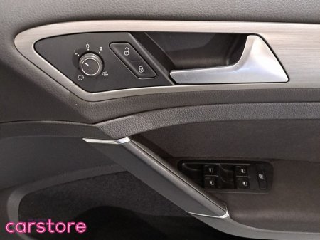 2016 Volkswagen Golf - thumbnail 18