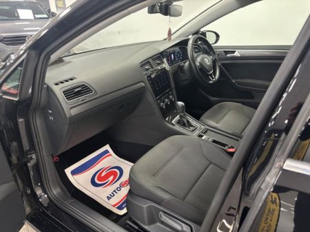 2019 Volkswagen Golf  €17,995 thumbnail