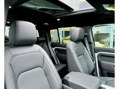 2026 Land Rover Defender Borosco Grey /  X-DYNAMIC SE €119,950 thumbnail