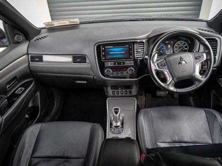 2018 Mitsubishi Outlander 2.4 4H Phev 132BHP 5DR Auto €19,950 thumbnail