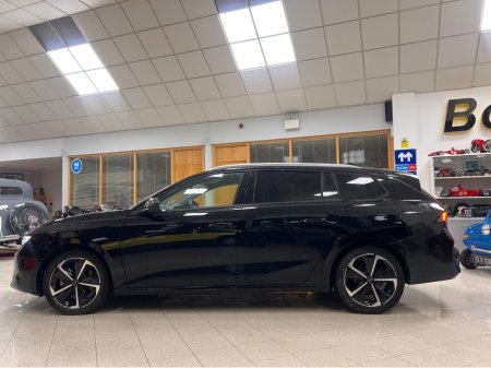 2024 Opel Astra Rare AUTOMATIC DIESEL Sports Tourer ELEGANCE As New Tint Kms Superb Value www.bolands.ie Est.1955 €28,950 thumbnail